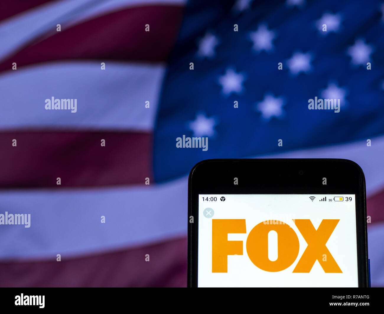 Kiew, Ukraine. 7 Dez, 2018. Fox TV Network Logo auf dem Smartphone angezeigt. Quelle: Igor Golovniov/SOPA Images/ZUMA Draht/Alamy leben Nachrichten Stockfoto