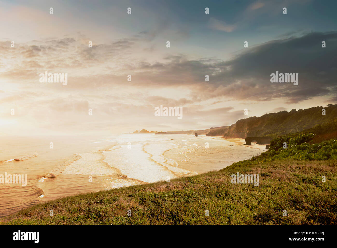 Mit Blick auf den Ozean Welle von Cliff Stockfoto