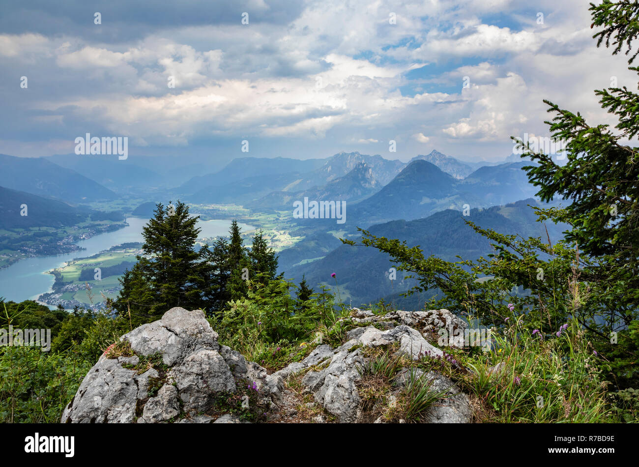 Blick auf den Wolfgangsee vom Zwölferhorn, St. Gilgen, Österreich Stockfoto