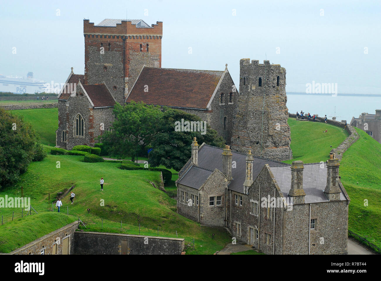 Römische Leuchtturm und angelsächsischen Kirche in Dover Castle, Kent Stockfoto