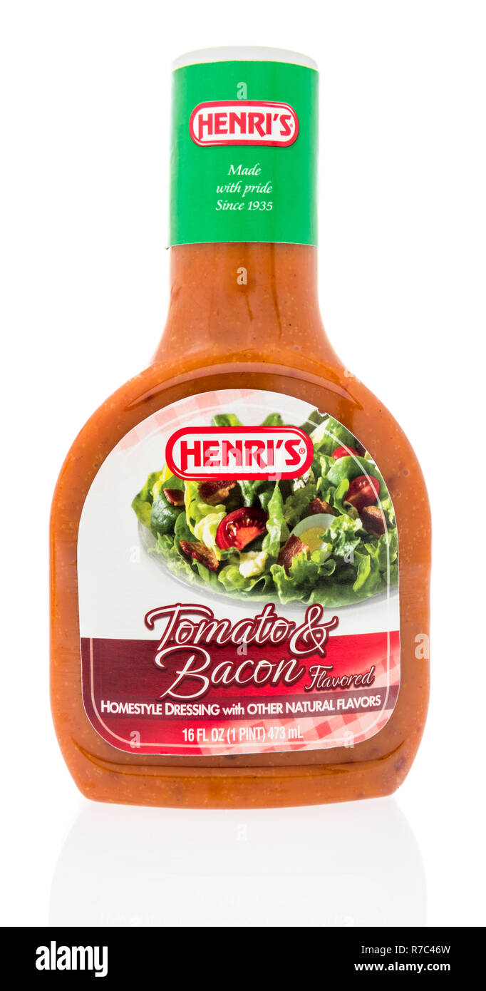Winneconne, WI - 256 November 2018: eine Flasche Henri's Tomaten und Speck Salat Dressing auf einem isolierten Hintergrund. Stockfoto