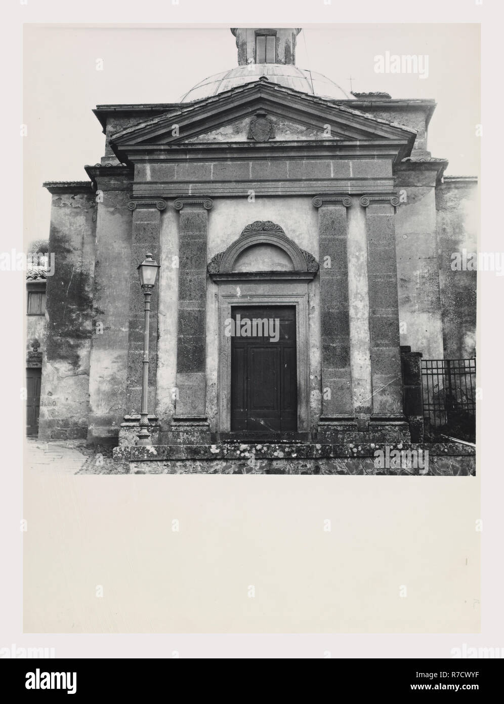 Latium Viterbo Bagnoregio S. Bonaventura, dies ist mein Italien, die italienische Land der Geschichte und der Ausblick auf die Kirche aus dem 19. Jahrhundert Fassade und Flanke Stockfoto
