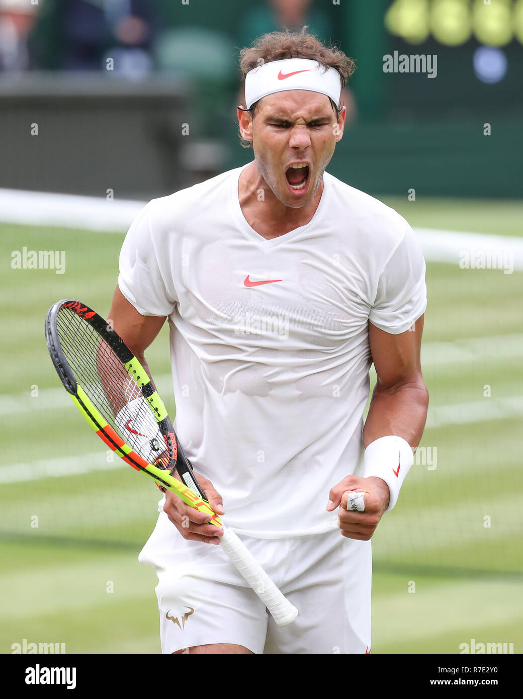 Spanische Spieler Rafael Nadal reagiert bei Wimbledon, London, England, Vereinigtes Königreich. Stockfoto