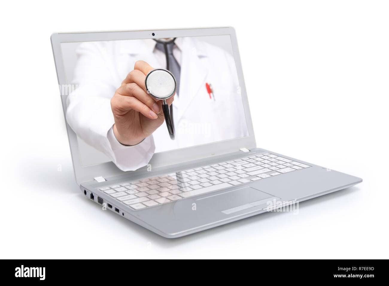 Telemedizin Konzept. Arzt mit einem Stethoskop auf dem Computer Laptop Bildschirm. Stockfoto