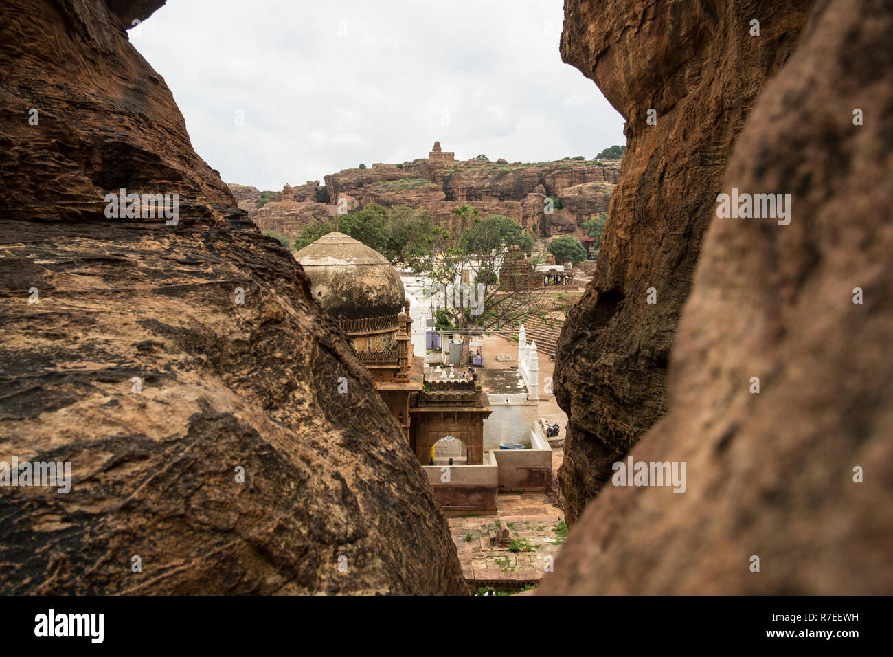 Blick auf den Tempel in Badami Badami Höhle in Karnataka, Indien. Stockfoto