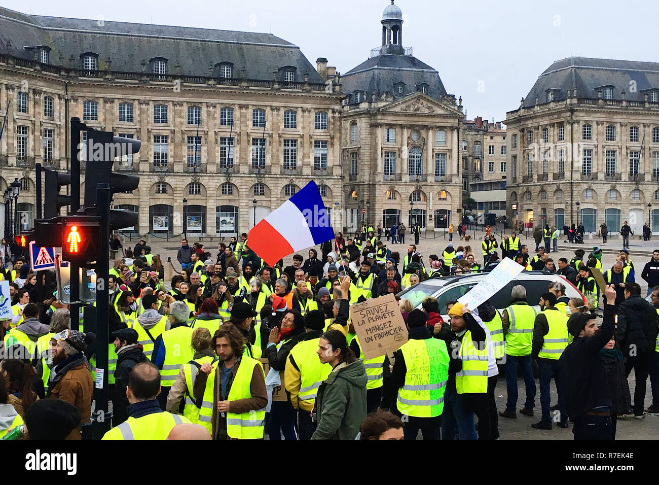 Bordeaux, Frankreich 8. Dez 2018. : Gelbe weste Proteste gegen die Erhöhung der Steuern auf Benzin und Diesel eingeführt, Regierung von Frankreich Credit: sportpoint/Alamy leben Nachrichten Stockfoto