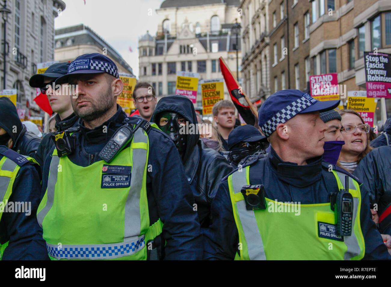 London, Großbritannien. 9. Dez 2018. März gegen Tommy Robinson Credit: Alex Cavendish/Alamy leben Nachrichten Stockfoto