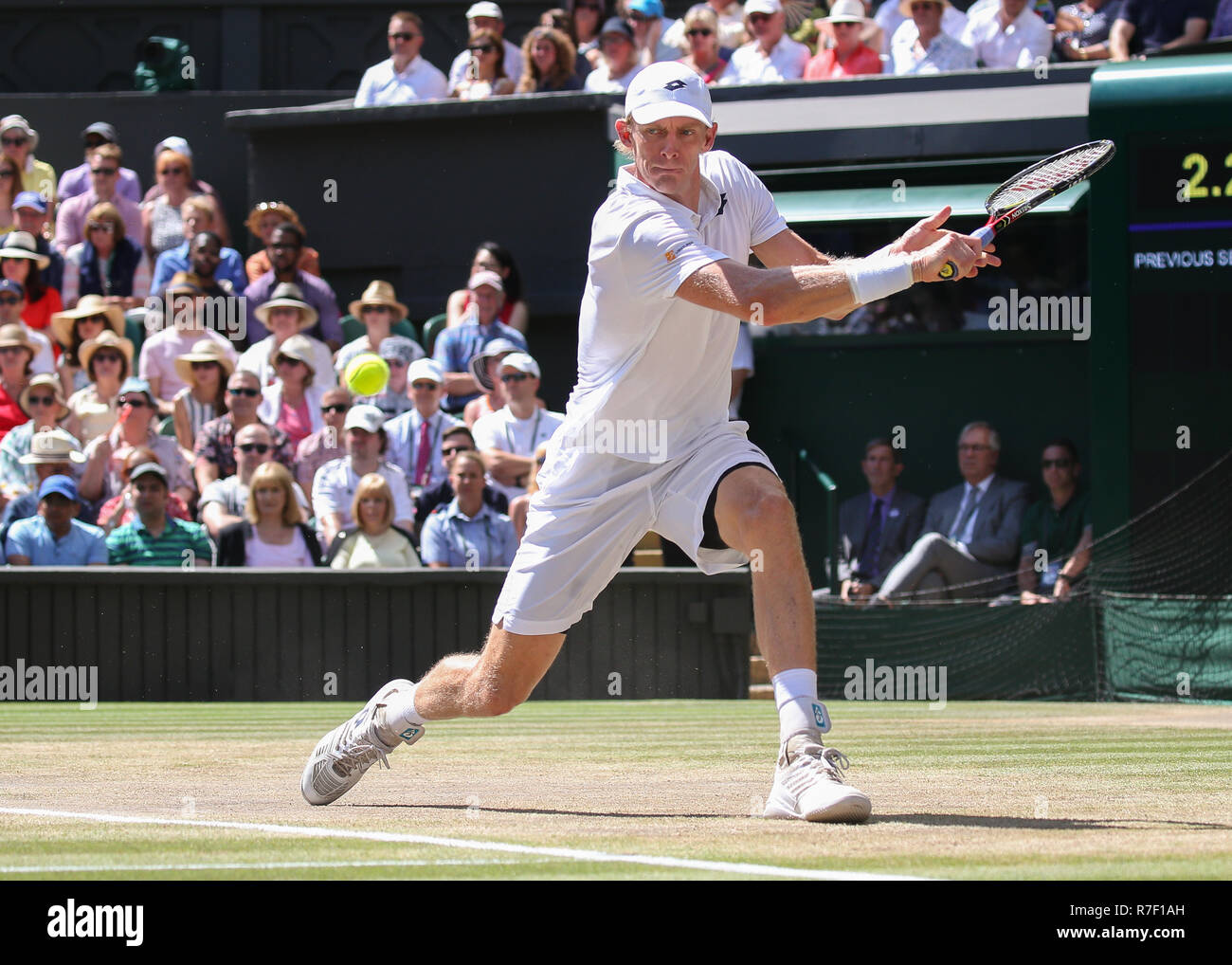 Südafrikanische Spieler Kevin Anderson in Aktion bei Wimbledon, London, England, Vereinigtes Königreich. Stockfoto