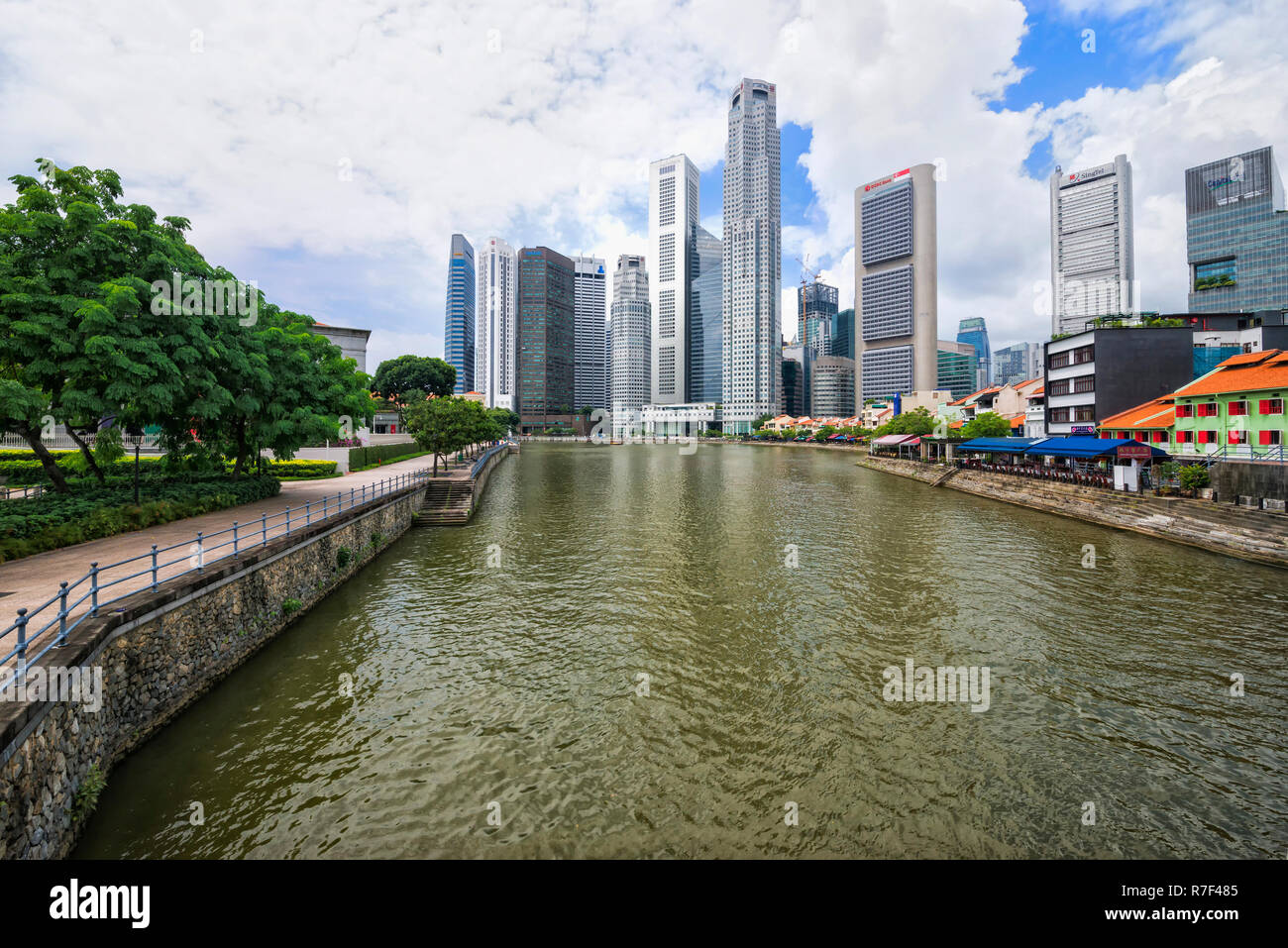 Gewerblich genutzten Gebäuden entlang des Singapore River, Singapur Stockfoto