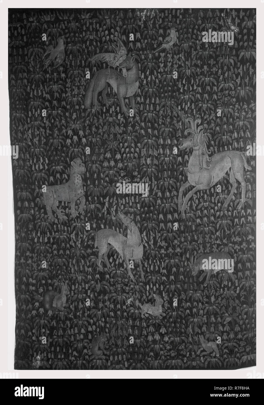 Millefleurs Boden mit lockig-Maned Pferd, Leopard, Fox, ram (?), Hirsche, Kaninchen und Vögel Stockfoto
