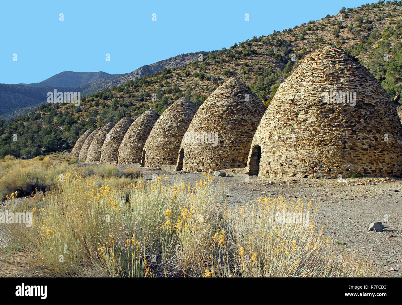 Stein Seite an Seite Kohle Kilns Stockfoto