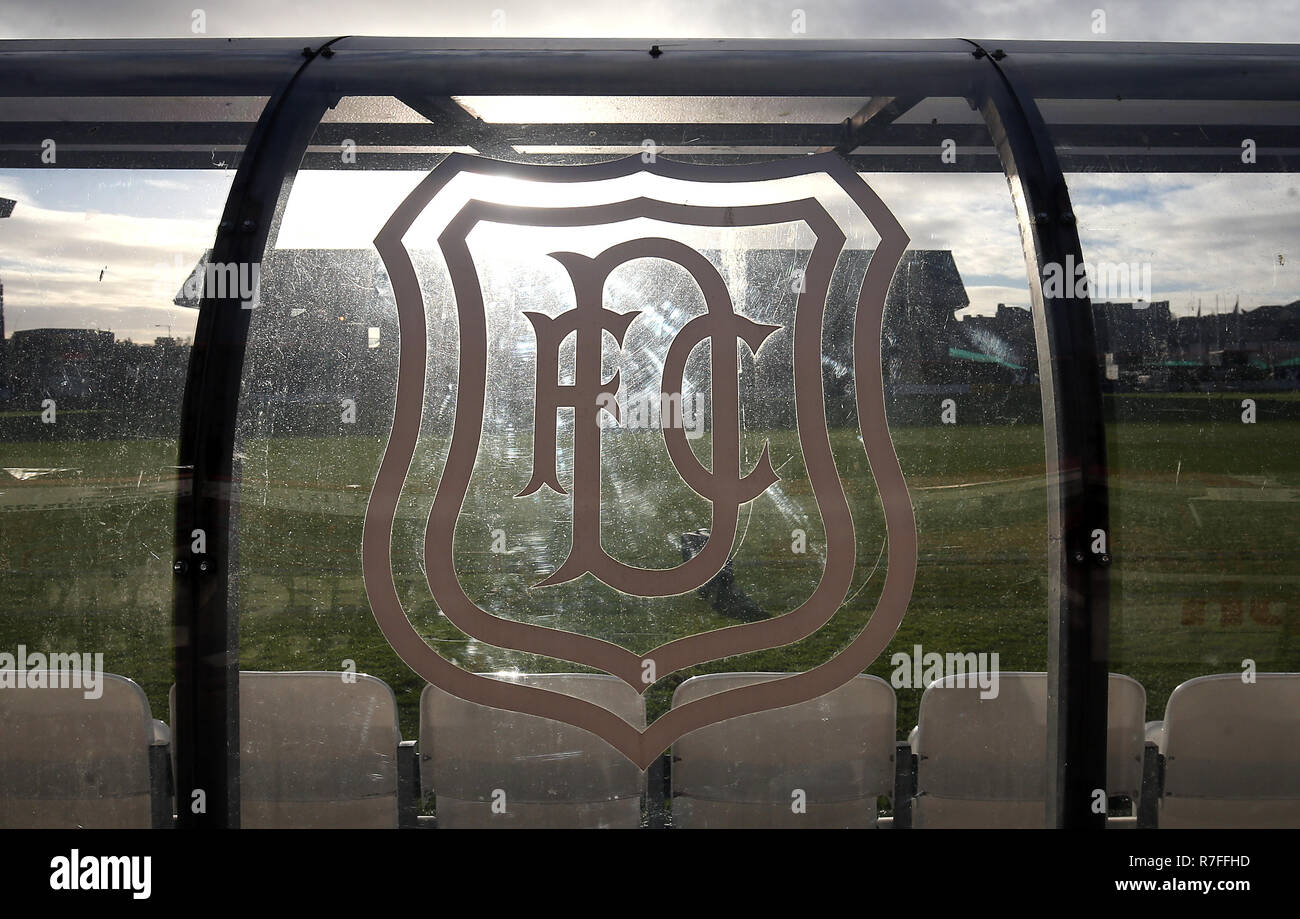 Allgemeine Ansicht der hauptdugout vor der schottischen Premier League Spiel bei Dens Park, Dundee. Stockfoto