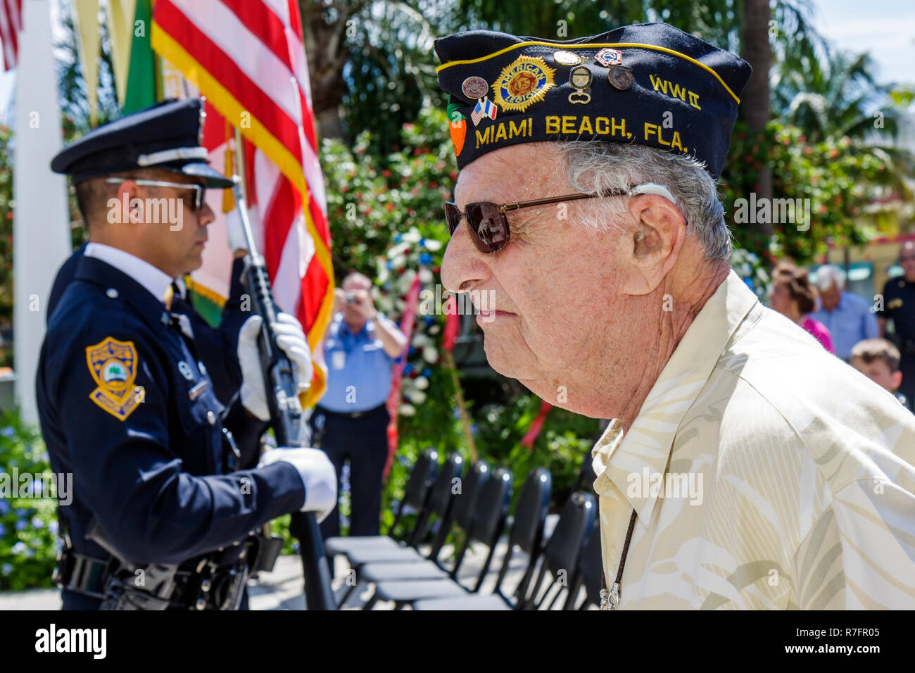 Miami Beach, Florida, Polizeiwache, Gedenkfeiertag, Bundesfeiertag, erinnern Sie sich, Ehre, Farbwache, Veteran, 2. Weltkrieg, Mann Männer Erwachsene Erwachsene, ältere Menschen, adu Stockfoto