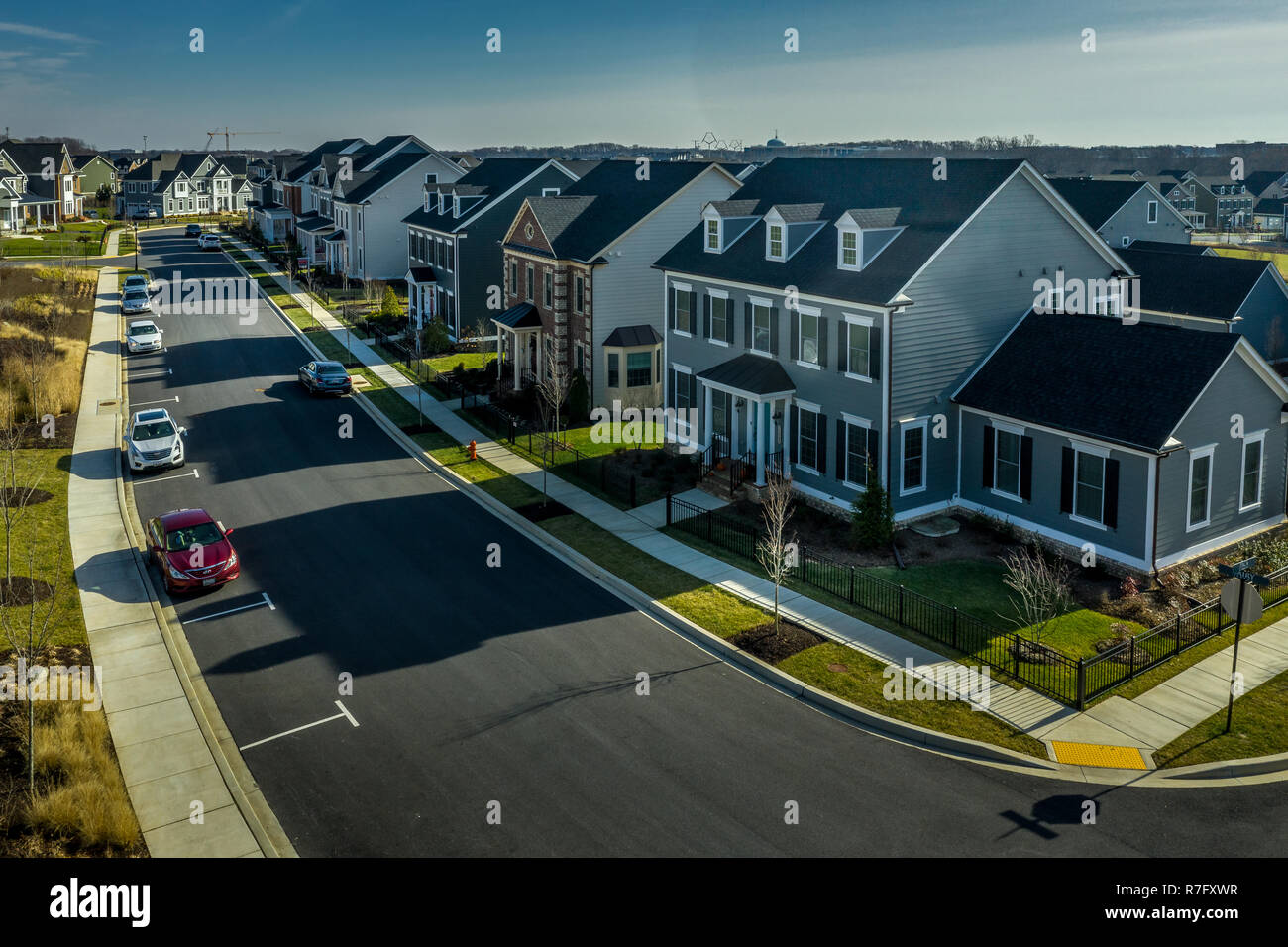 Luftaufnahme von typischen gehobenen Amerikanischen Einfamilienhaus Immobilien Wohnungen mit Vinyl Siding und backsteinfassade an der Ostküste der Vereinigten Staaten Stockfoto