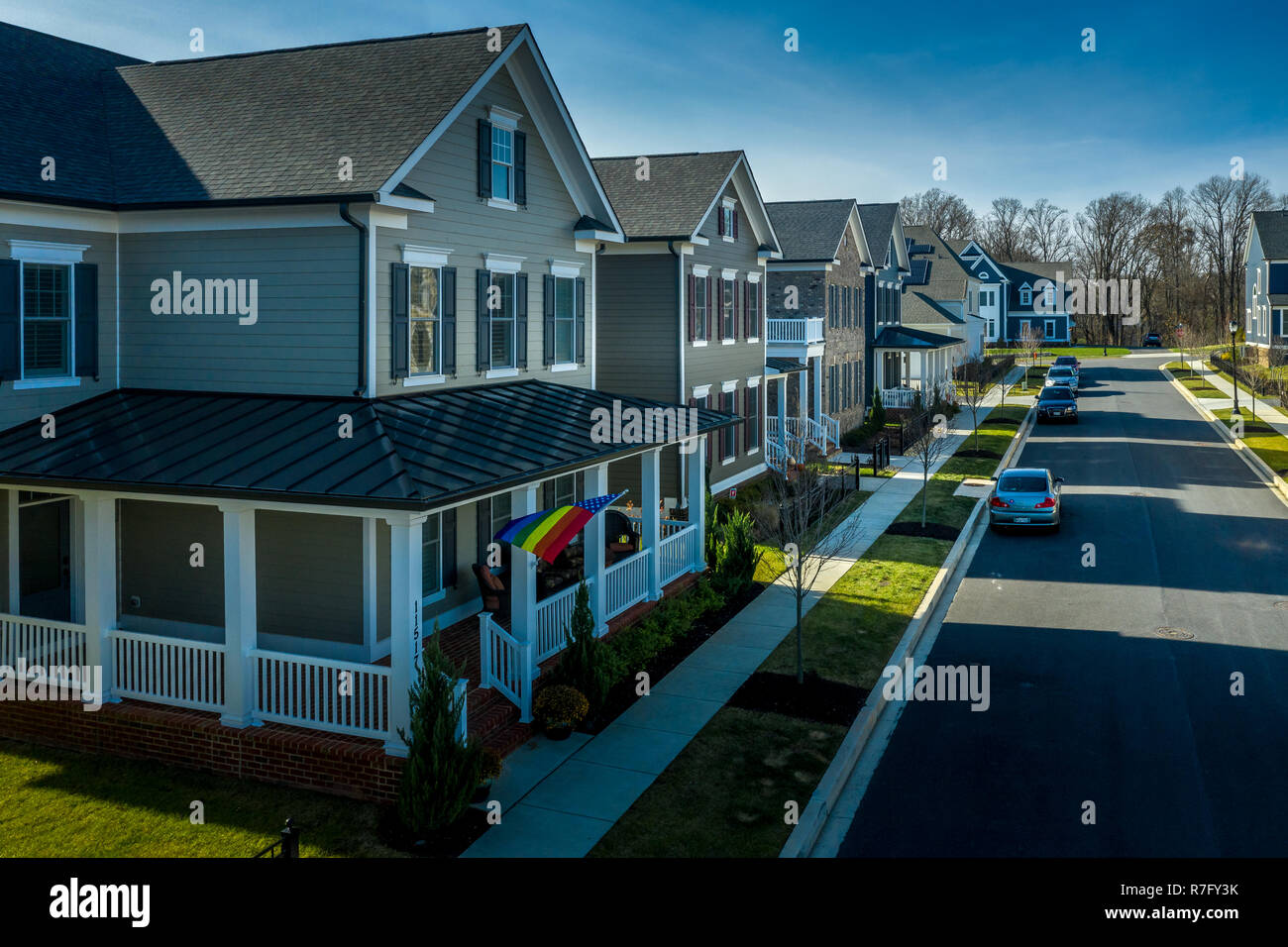 Luftaufnahme von typischen gehobenen Amerikanischen Einfamilienhaus Immobilien Wohnungen mit Vinyl Siding und backsteinfassade an der Ostküste der Vereinigten Staaten Stockfoto