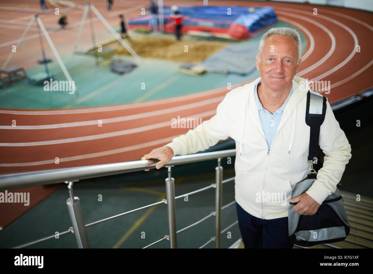 Mann im Sport Center Stockfoto