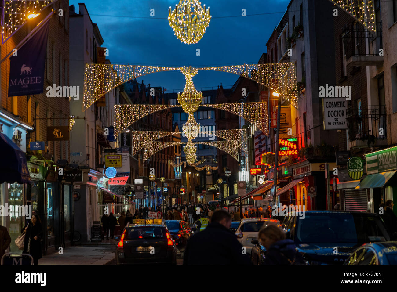 Sonntag, 09 Dezember 2018. Weihnachten Straßenlaternen auf Herzog St. Dublin. Stockfoto