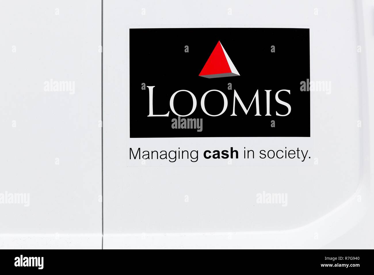 Oslo, Norwegen - 27. August 2018: Loomis Logo auf einem Fahrzeug. Loomis ist ein Cash Handling Unternehmens und gehört zu der Gruppe Securitas AB Stockfoto
