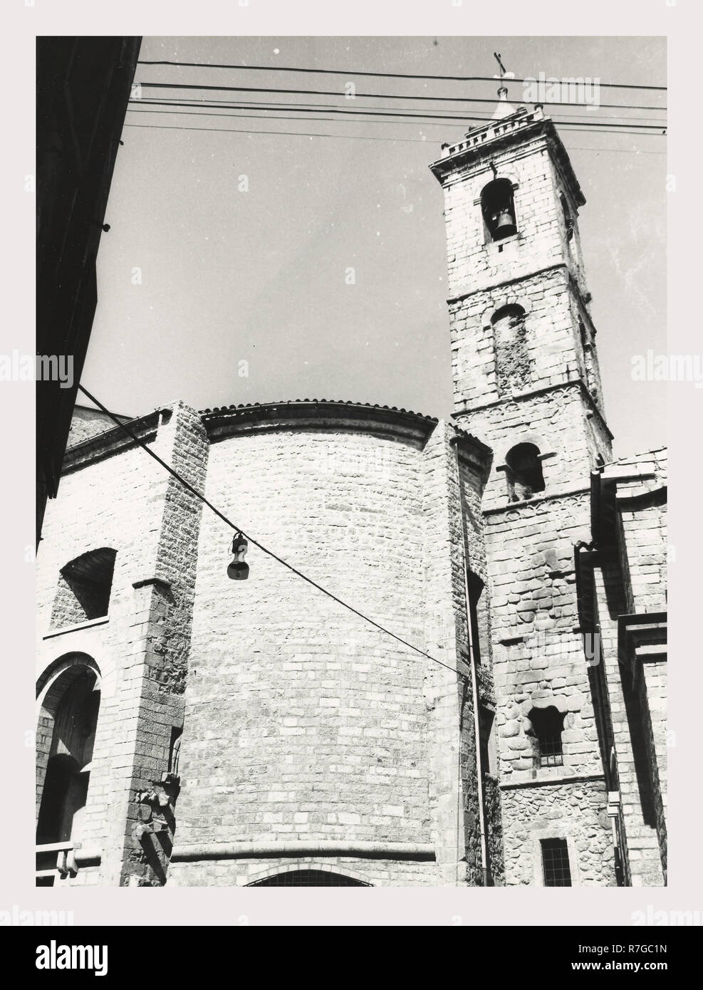 Sardinien Sassari Tempio Pausania Kathedrale, das ist mein Italien, die italienische Land der Geschichte, Post-mittelalterliche Architektur aus dem 14. und 19. Jahrhundert. Fassade aus dem 19. Jahrhundert Wiederaufbau. Portal und Campanile bleiben von der ursprünglichen Struktur des späten 15. Einige architektonische Skulptur. Stockfoto