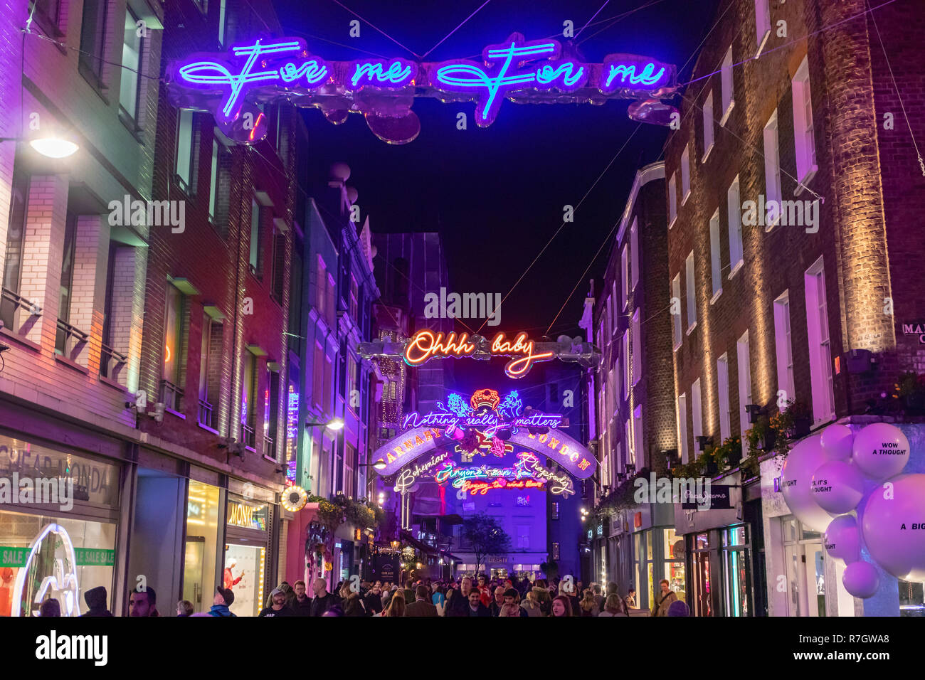 Carnaby Street Weihnachtsbeleuchtung, Queen - Bohemian Rhapsody Thema Stockfoto