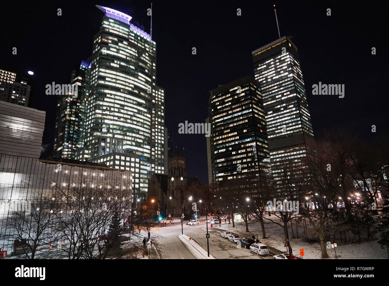 Montreal, Kanada, 7. Dezember, 2018. Montreal Wolkenkratzer in der Nacht in winterCredit: Mario Beauregard/Alamy leben Nachrichten Stockfoto