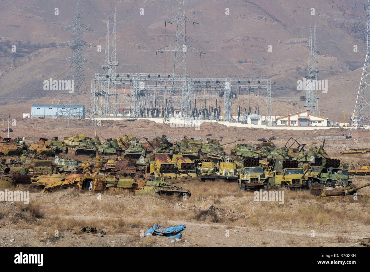 Friedhof von sowjetischen Panzern während des Soviet-Afghan Krieg am Eingang des Pandschir-tal, pandschirtal Province, afghanistan verwendet Stockfoto