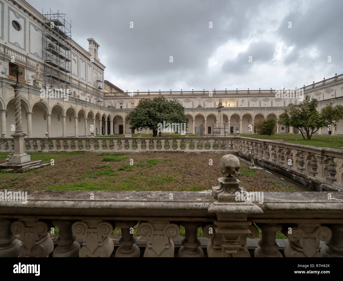 Museo di San Martino, Napoli. Chiostro Grande, Cosimo Fanzago, XVI Sec. Cimitero dei Certosini Stockfoto