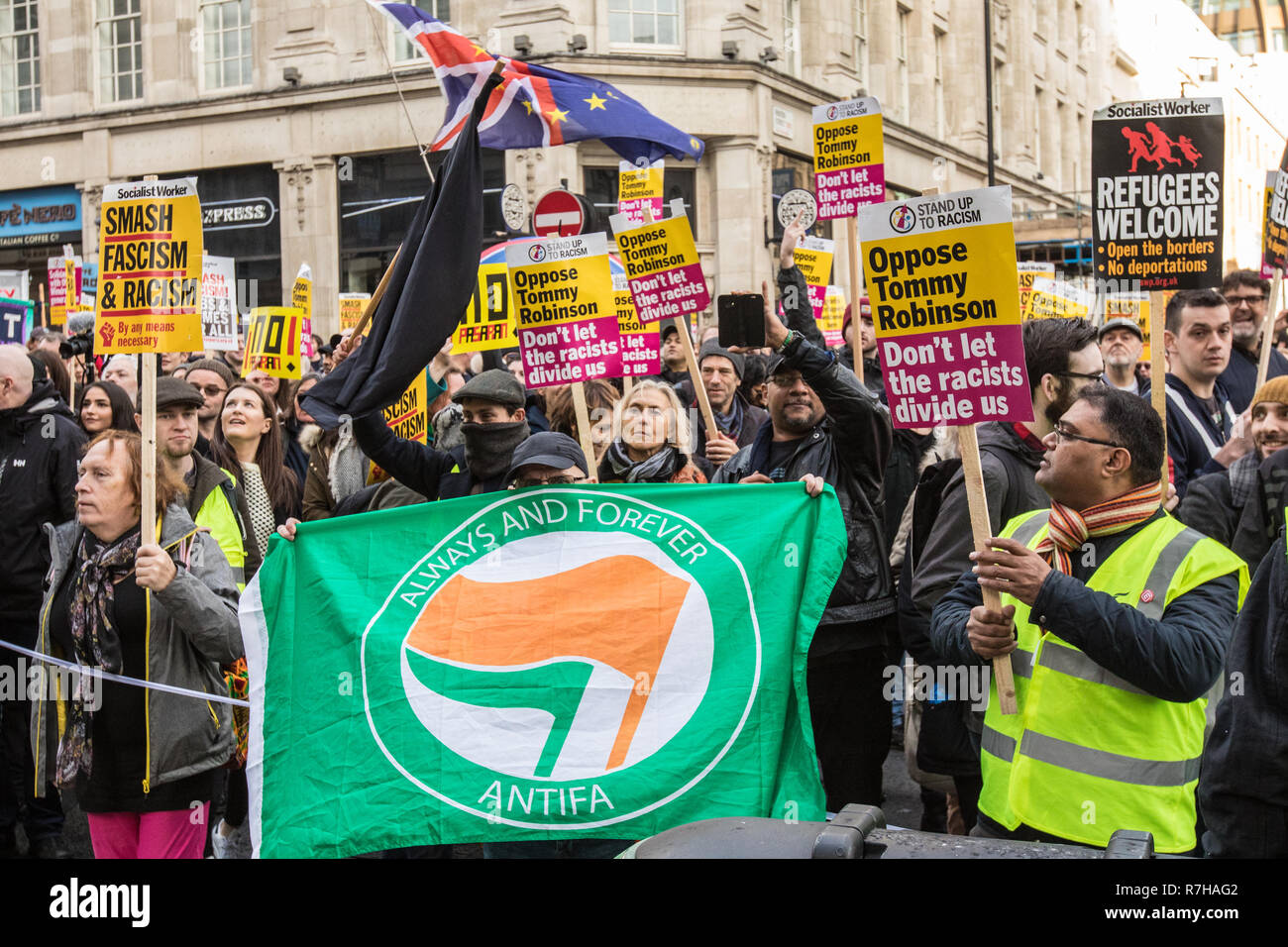 London, Großbritannien. 9 Dez, 2018. Tausende marschierten in einer anti-rassistischen Zähler Demonstration gegen Rechts organisiert "Brexit Verrat" März in Central London und stark unterlegenen der rassistischen UKIP led März. Quelle: David Rowe/Alamy leben Nachrichten Stockfoto