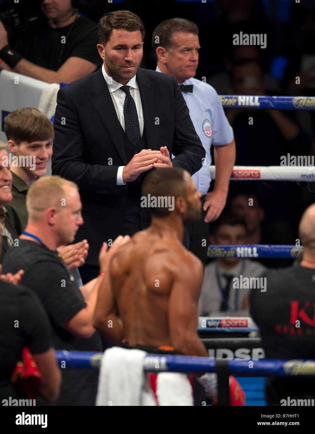 FlyDSA Arena, Sheffield, UK. 8 Dez, 2018. Boxen, Eliminator für die Wba World Super Welterweight title, Kell Brook versus Michael Zerafa; Matchroom Veranstalter Eddie Hearn als Kell Brook (GBR) bereitet sich auf den Start des Wettbewerbs Credit: Aktion plus Sport/Alamy leben Nachrichten Stockfoto