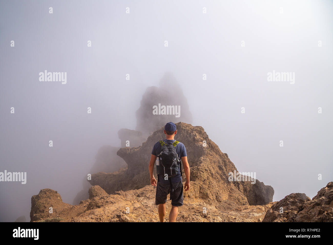 Menschen wandern auf Pico de las Nieves, der zweithöchste Gipfel der Insel Gran Canaria, Kanarische Inseln, Spanien Stockfoto