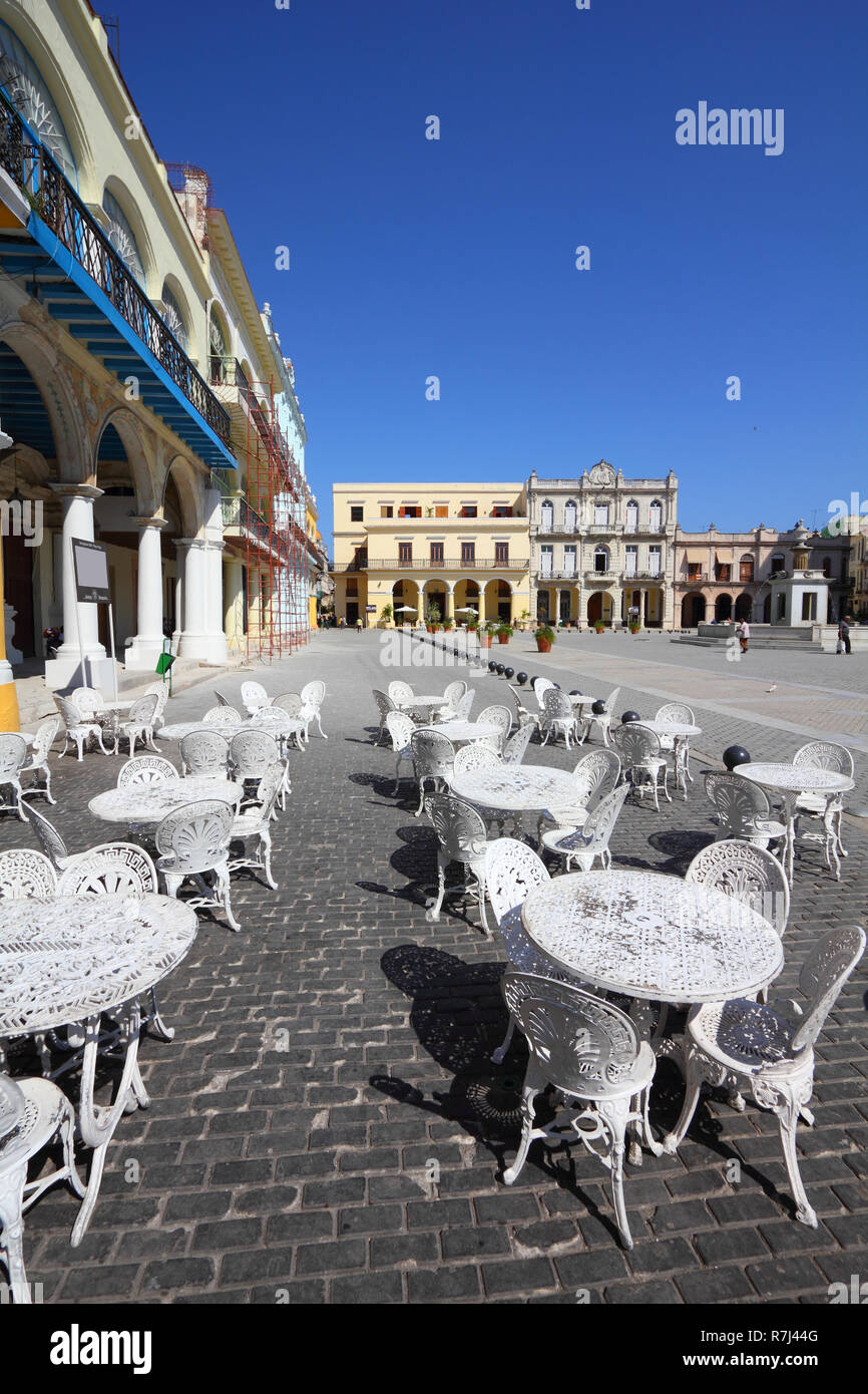 Havanna, Kuba - Outdoor Cafe an der berühmten Plaza Vieja entfernt. Stockfoto