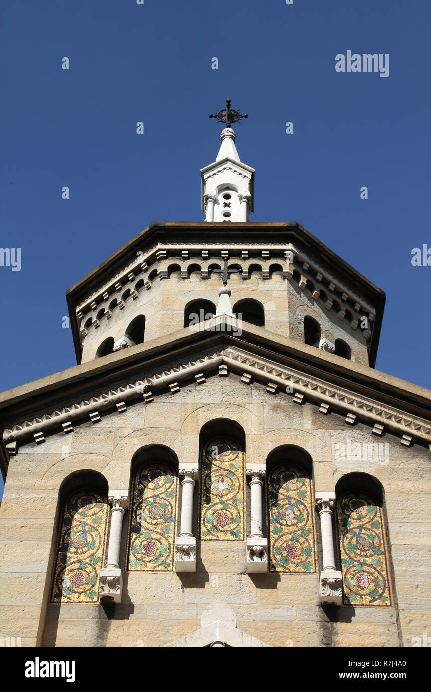 Mailand, Italien. Berühmte Wahrzeichen - alte Grab auf dem Monumental Cemetery (Cimitero Monumentale). Religiöse Kunst. Stockfoto