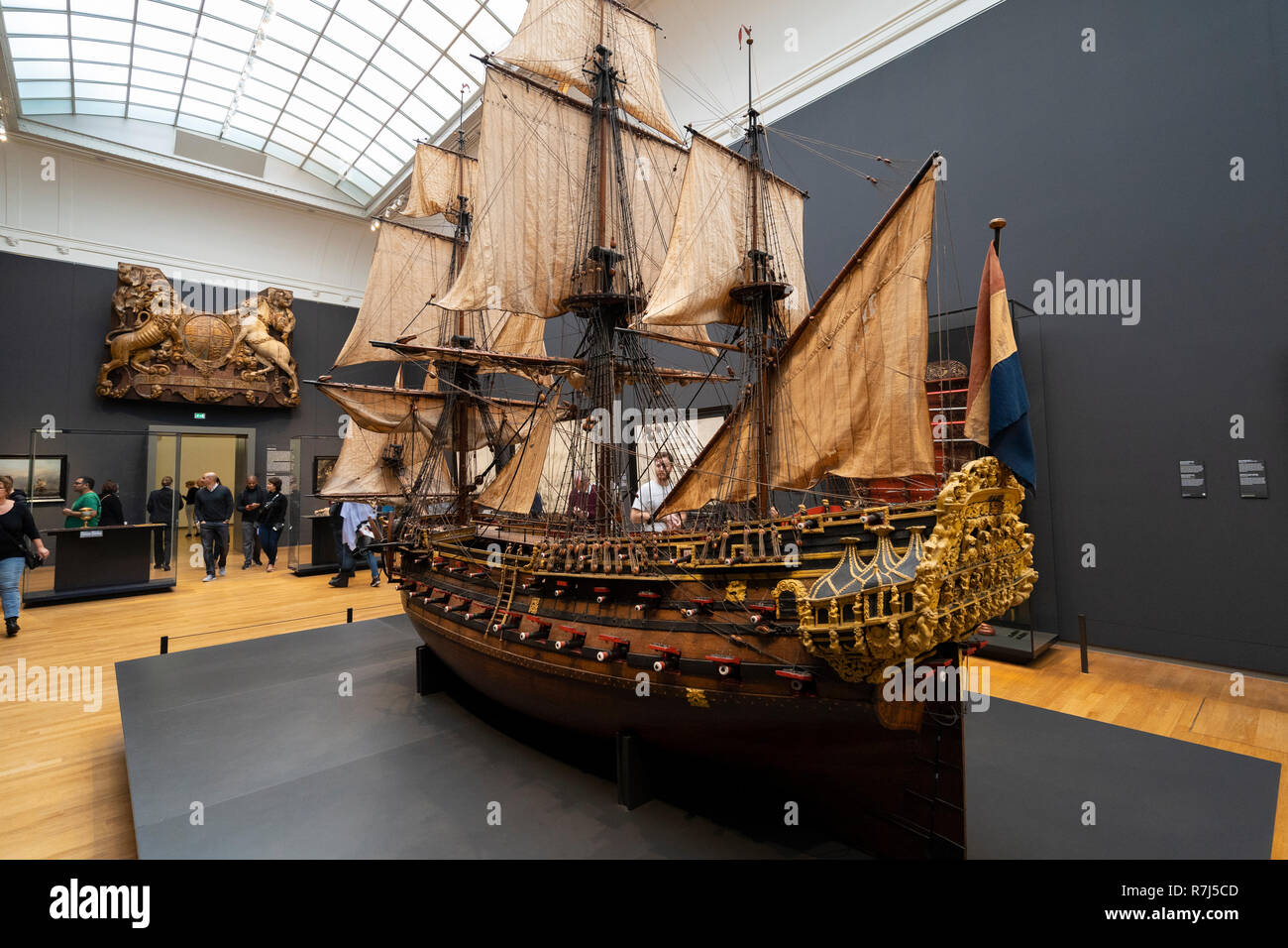 Modell der William Rex Schiff am Rijksmuseum, Amsterdam, Niederlande. Stockfoto