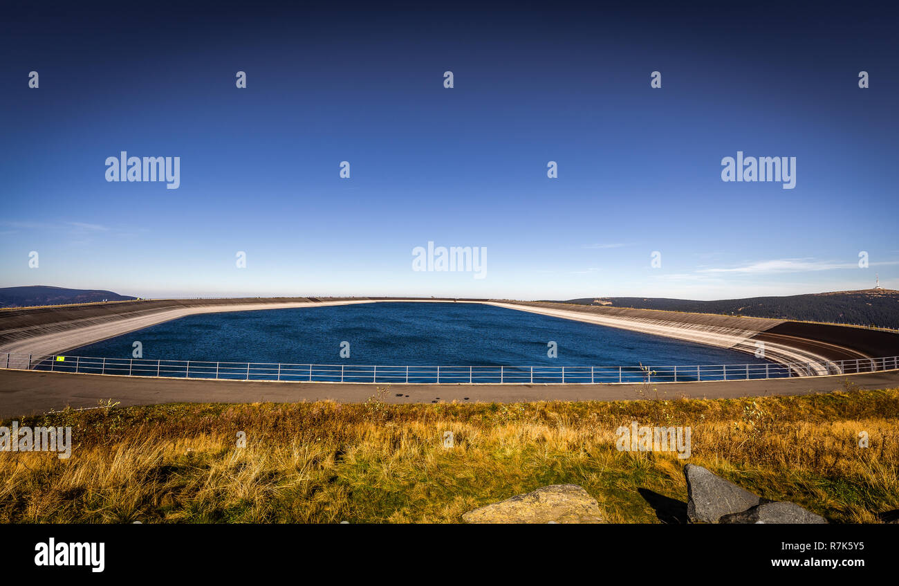 Ansicht der oberen Wasser reservoire Dlouhe Strane in der Gesenke in der Tschechischen Republik Stockfoto
