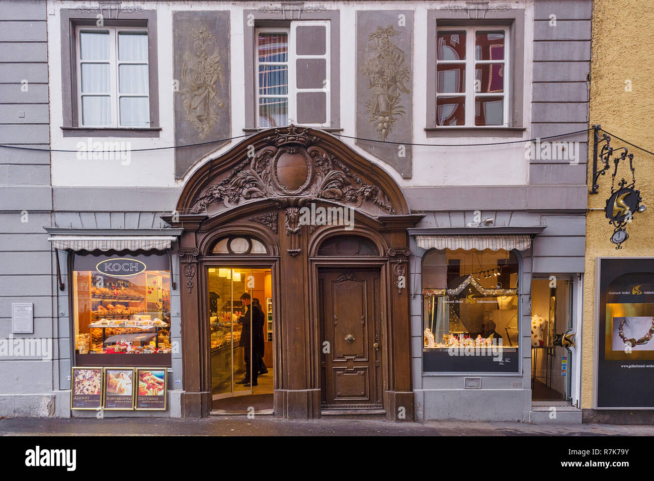 Bemalte Fassade einer Bäckerei auf kramgasse Straße in Luzern, Schweiz Stockfoto