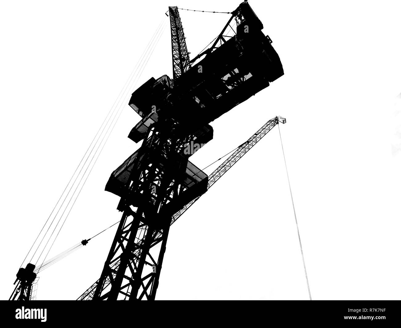 Bau tower crane Silhouette auf weißem Hintergrund. Baugewerbe, Transport Industrie, Engineering Tool und Industriellen Equi Stockfoto