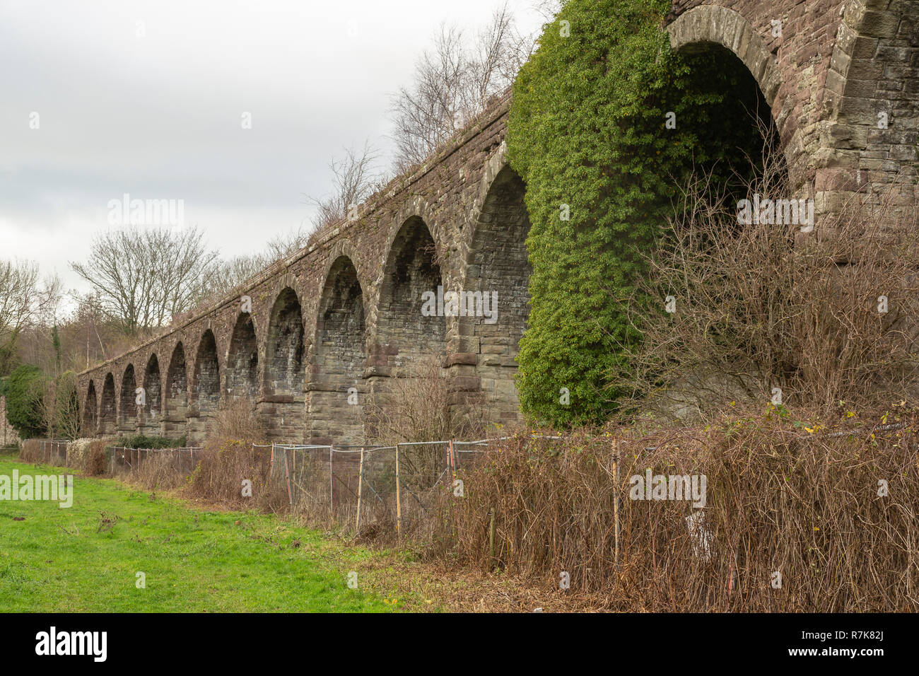 Monmouth Viadukt, jetzt abgebaut, die Coleford, Monmouth, Usk & Pontypool Bahnstrecke über den Fluss Wye. Stockfoto