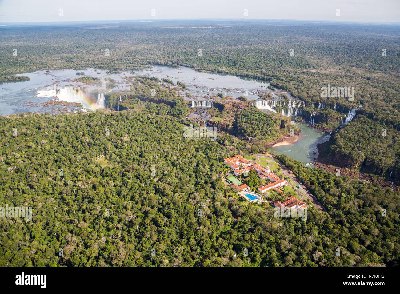 Aerial Vogelperspektive Panorama der Iguazu Wasserfälle von oben, von einem Hubschrauber. Grenze von Brasilien und Argentinien. National Park. Iguassu. Parana Zustand. Stockfoto Aerial Vogelperspektive Panorama der Iguazu Wasserfälle von oben, von einem Hubschrauber. Grenze von Brasilien und Argentinien. National Park. Iguassu. Parana Zustand. Stockfoto