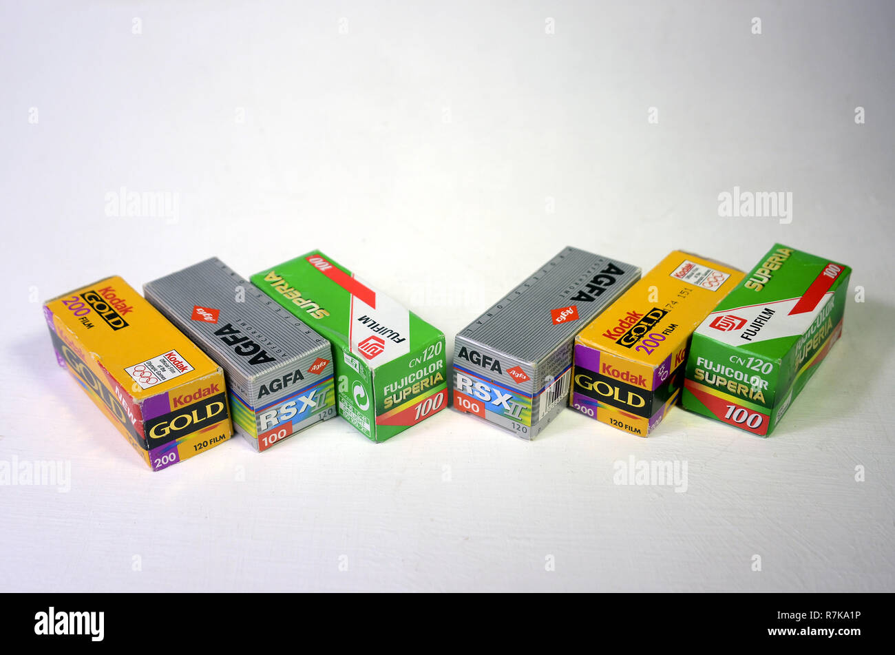In Sonderborg, Dänemark - 24 November, 2018: Isolierte cardbox Boxen mit Medium Format rollfilms. Stockfoto