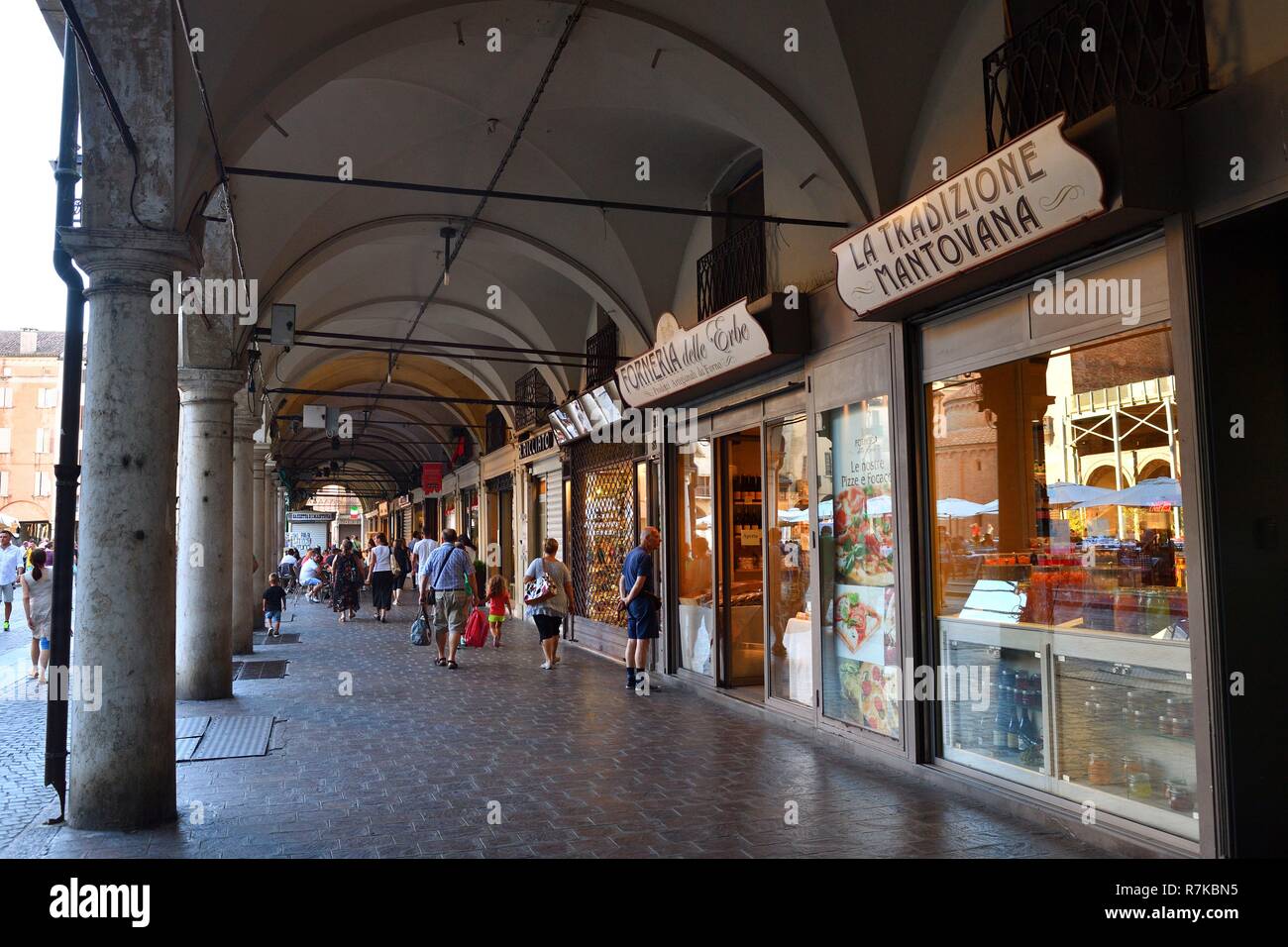 Italien, Lombardei, Mantua (Mantova), als Weltkulturerbe von der UNESCO, Piazza delle Erbe Stockfoto