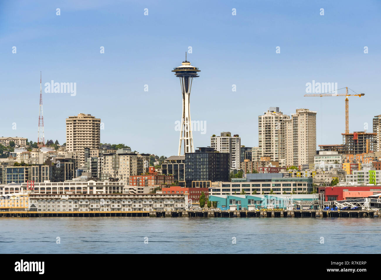 SEATTLE, WA, USA - JUNI 2018: Landschaft Blick auf die Skyline der Stadt mit der Space Needle im Zentrum Stockfoto