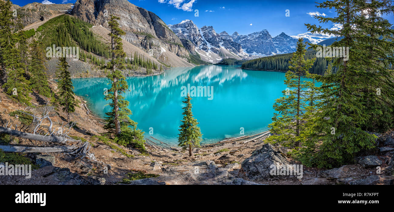 Panoramabild der Moraine Lake im Banff National Park, Alberta, Kanada Stockfoto