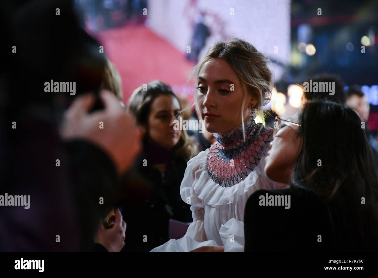 London, Großbritannien. 10. Dez 2018. Saoirse Ronan Arrivers auf Maria, Königin von Schottland - Europäische Premiere ay Cineworld, Leicester Square am 10. Dezember 2018, London, UK. Bild Capital/Alamy Leben Nachrichten Bild Capital/Alamy leben Nachrichten Stockfoto