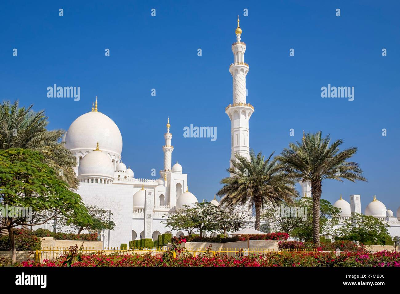 Die Vereinigten Arabischen Emirate, Abu Dhabi, Sheikh Zayed Moschee, aus dem Namen des ersten Präsidenten der Vereinigten Arabischen Emirate, Scheich Zayed ben Sultan Al Nahyane, um mehr als 40 000 Menschen besucht werden kann Stockfoto