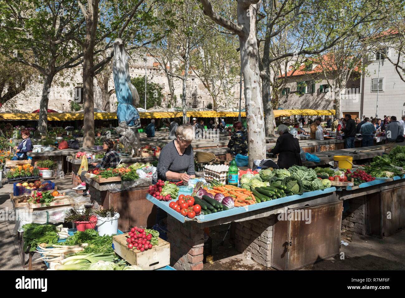 Kroatien, Dalmatien, Dalmatinischen Küste, Split, alte römische Stadt als Weltkulturerbe von der UNESCO, Stari Pazar, Grüner Markt aufgelistet Stockfoto