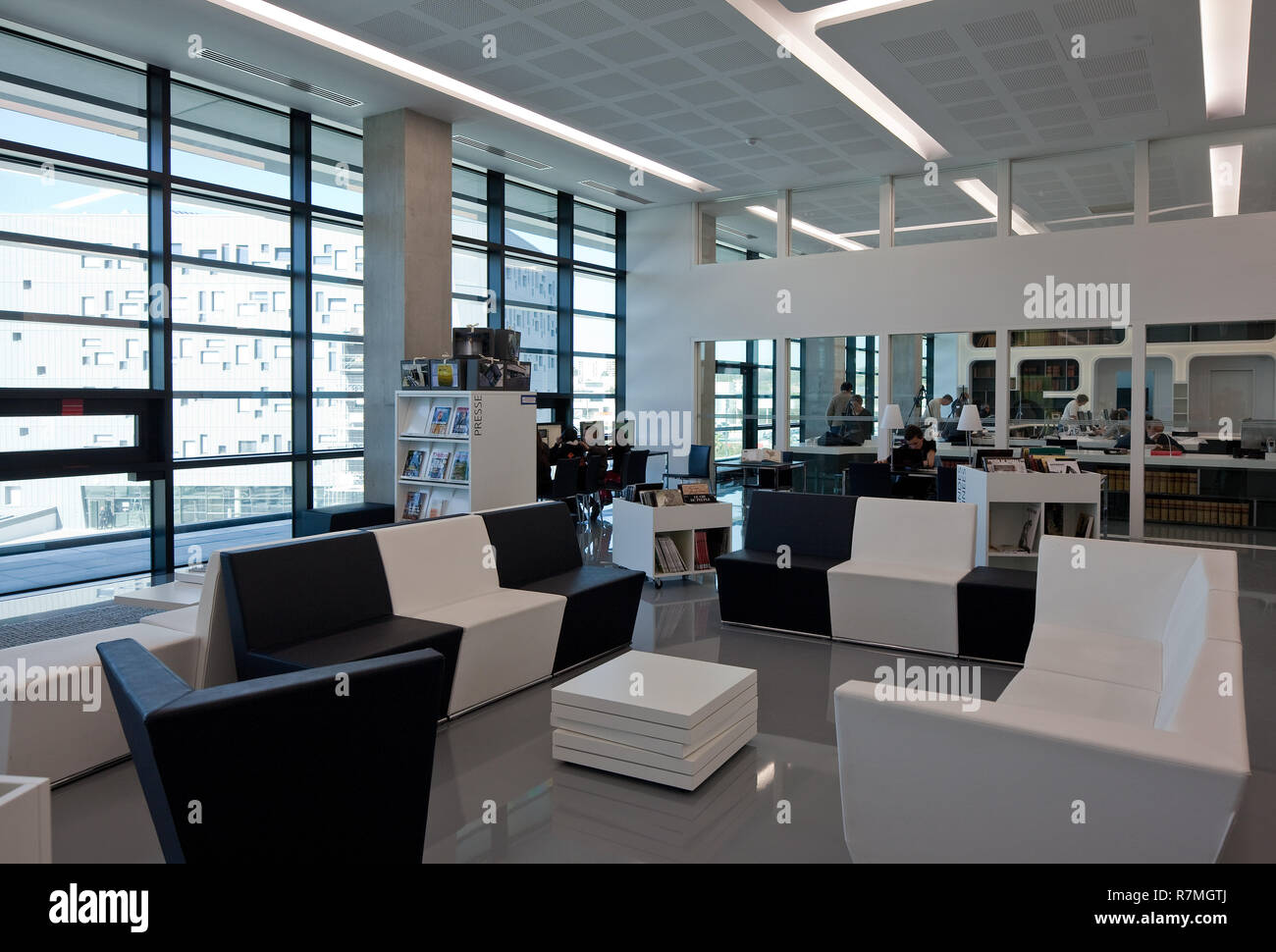 Montpellier, Mehrzweckgebäude PIERRESVIVES, erbaut 2006-2012 von Zaha Hadid, Vestibühl, Multimediazentrum Stockfoto