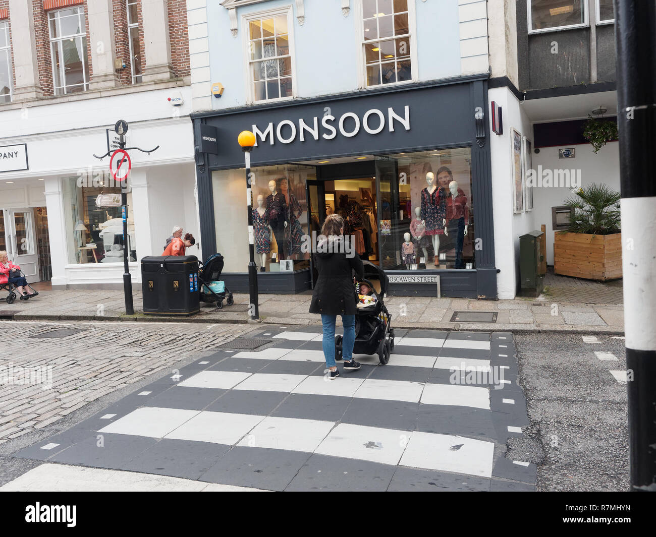 High Street Marken und Käufern TRURO Cornwall, 2018 Robert Taylor/Alamy Leben Nachrichten. Truro, Cornwall, England. Stockfoto