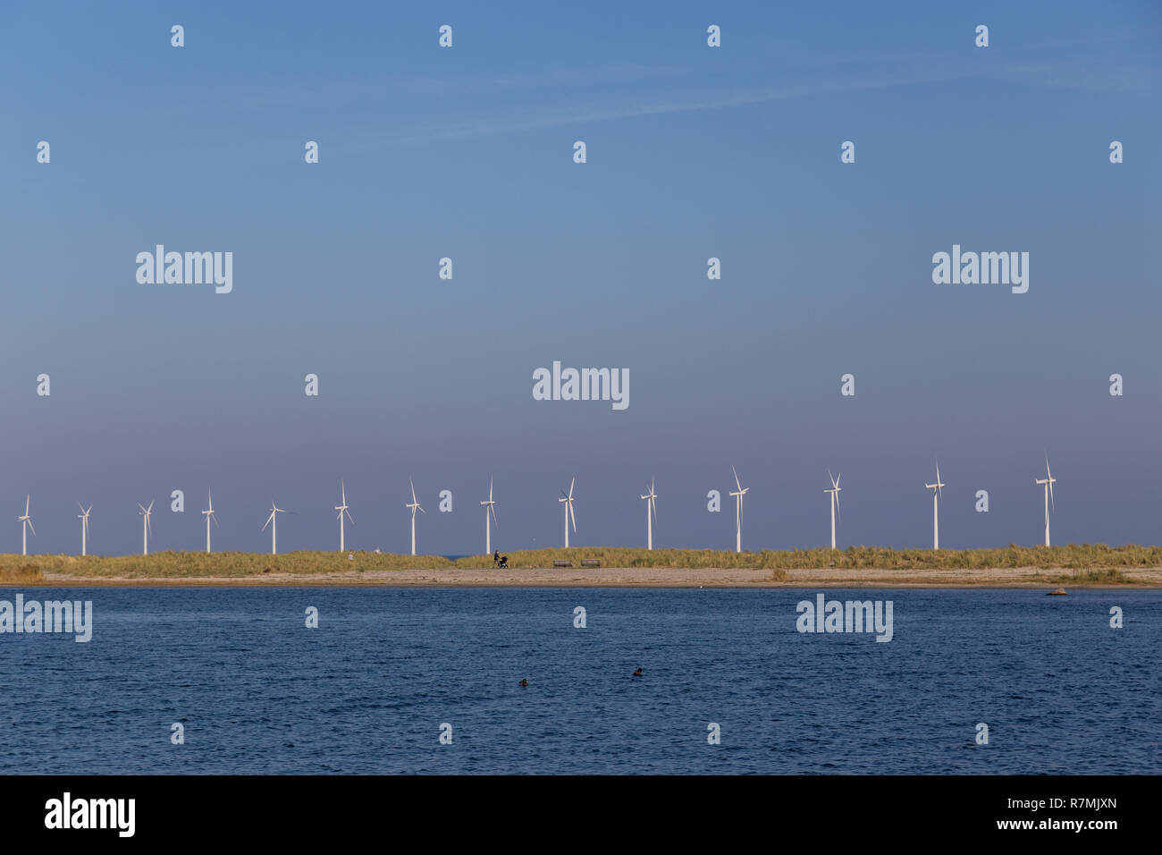 Offshore-windenergie-Anlagen in den Amager Strand in Kopenhagen Stockfoto