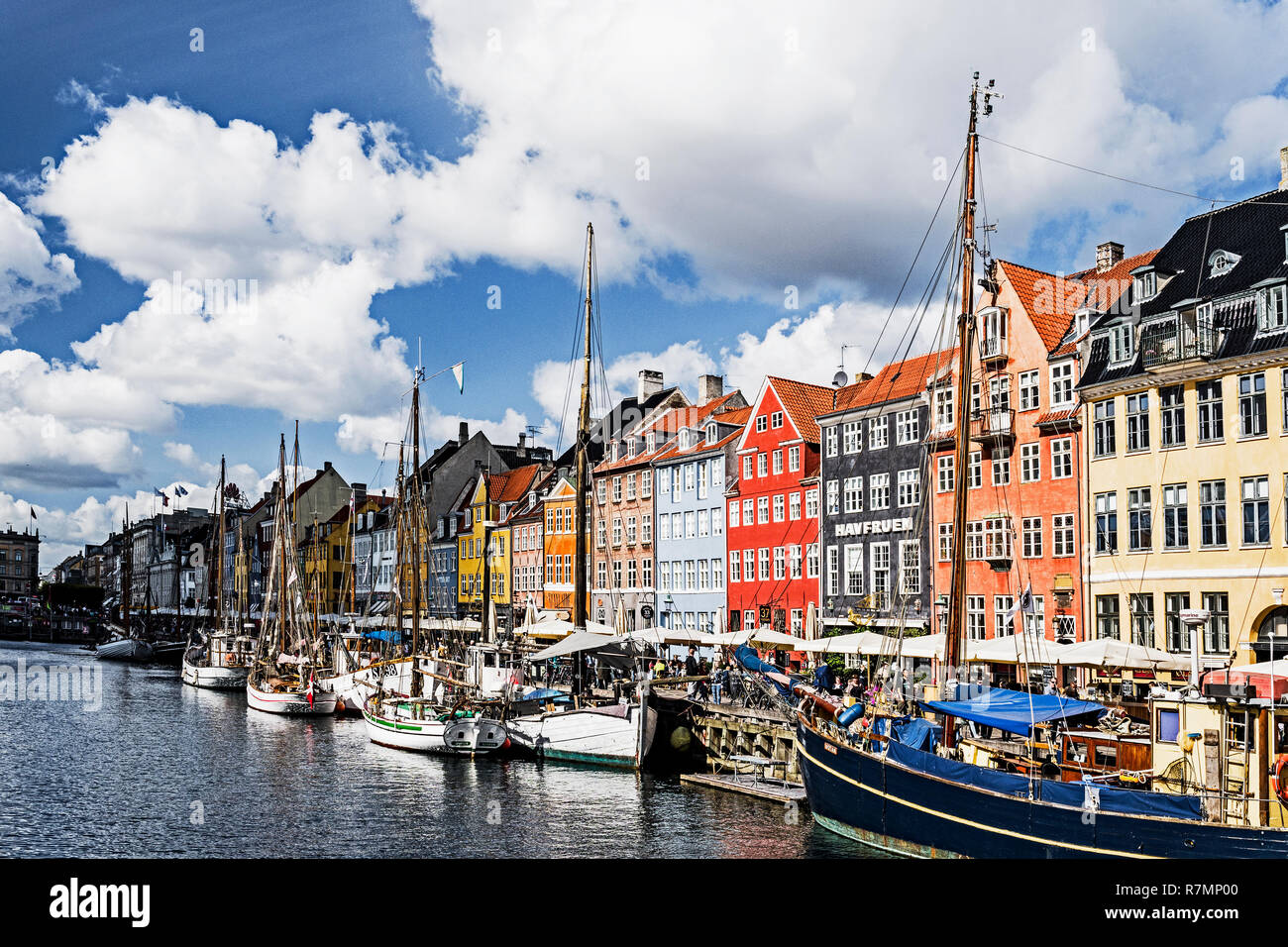 Kopenhagen (Dänemark), Nyhavn, dem alten Hafen und Nyhavn, Vergnügungsviertel, Häuserzeile in Nyhavn Stockfoto