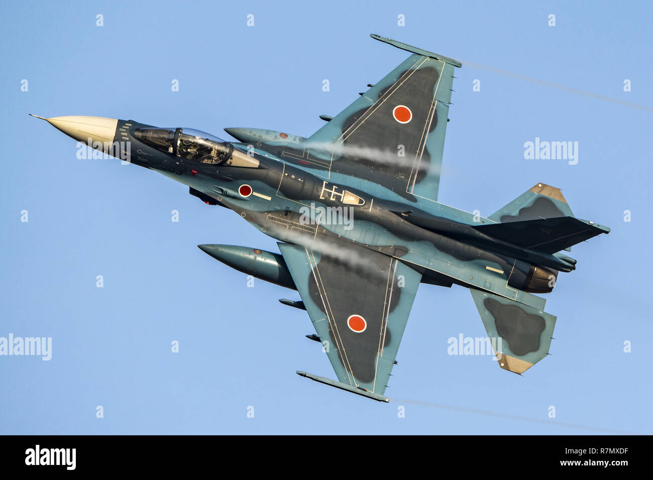 China. 06 Dez, 2018. F-2 ein Kämpfer an der Tsuiki Air Base während der jährlichen Airshow in Japan gesehen werden können. Credit: SIPA Asien/Pacific Press/Alamy leben Nachrichten Stockfoto